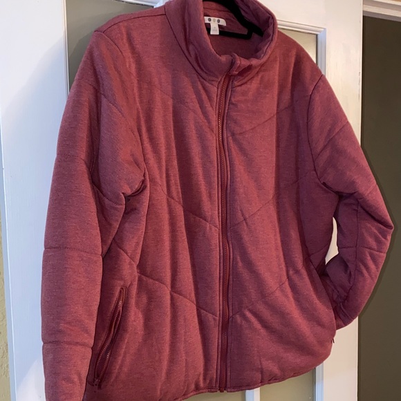 ••• Quilted Jacket - Picture 2 of 7